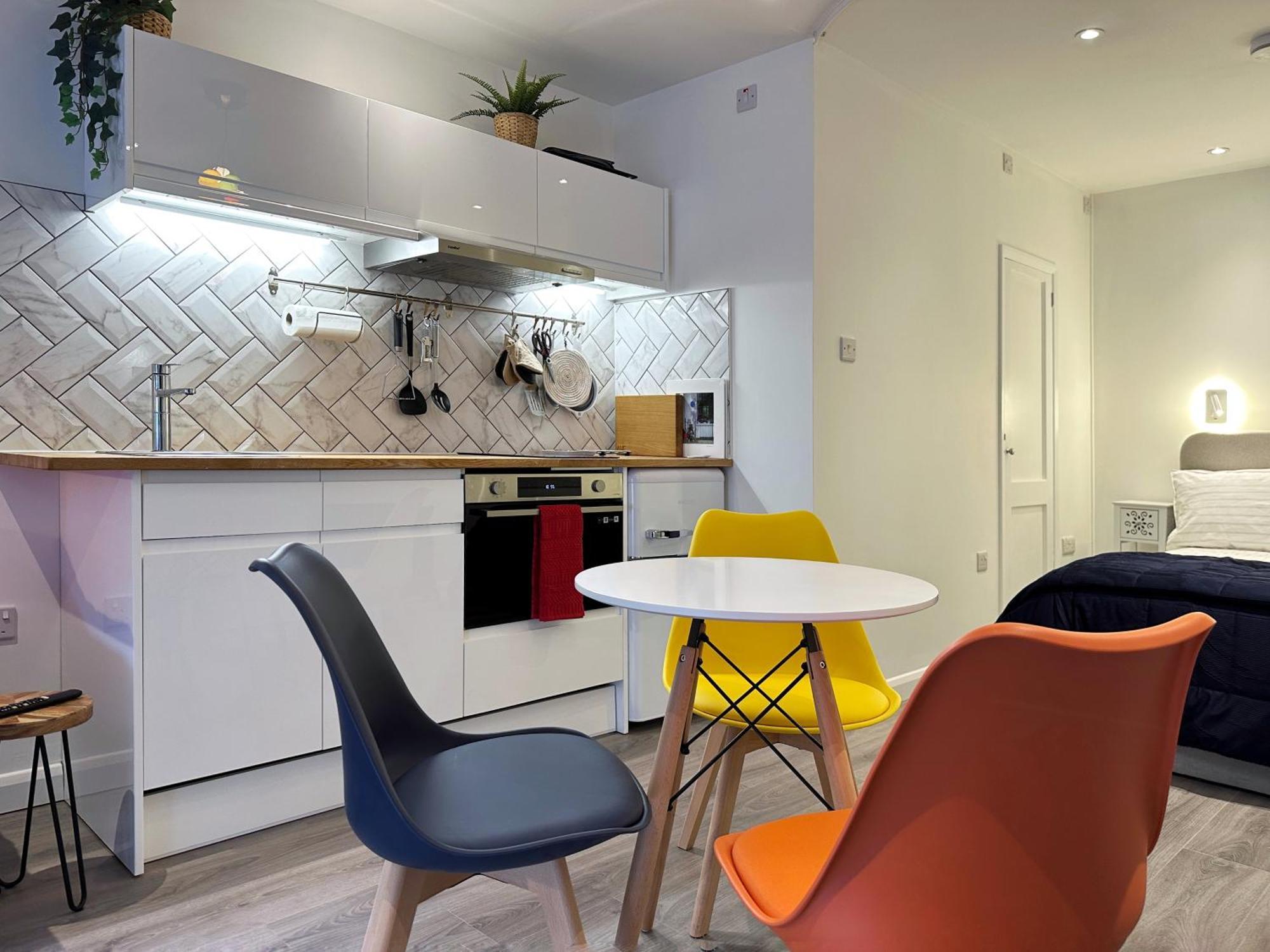 Kensington Studio Hosted By Airoperate Near Notting Hill - 1 Double Bed , 1 Sofa Bed, Ground Floor Apartment Via Private Entrance London Eksteriør billede