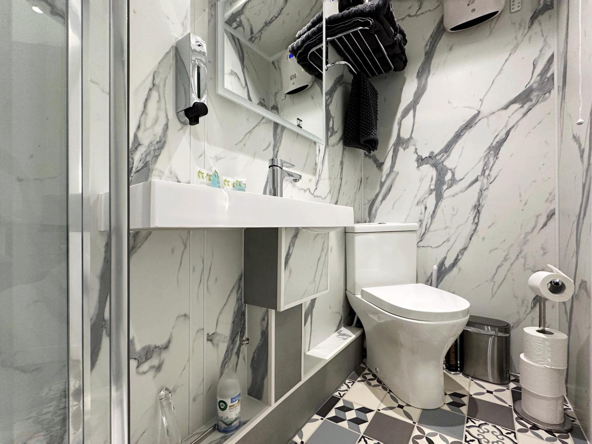 Kensington Studio Hosted By Airoperate Near Notting Hill - 1 Double Bed , 1 Sofa Bed, Ground Floor Apartment Via Private Entrance London Eksteriør billede