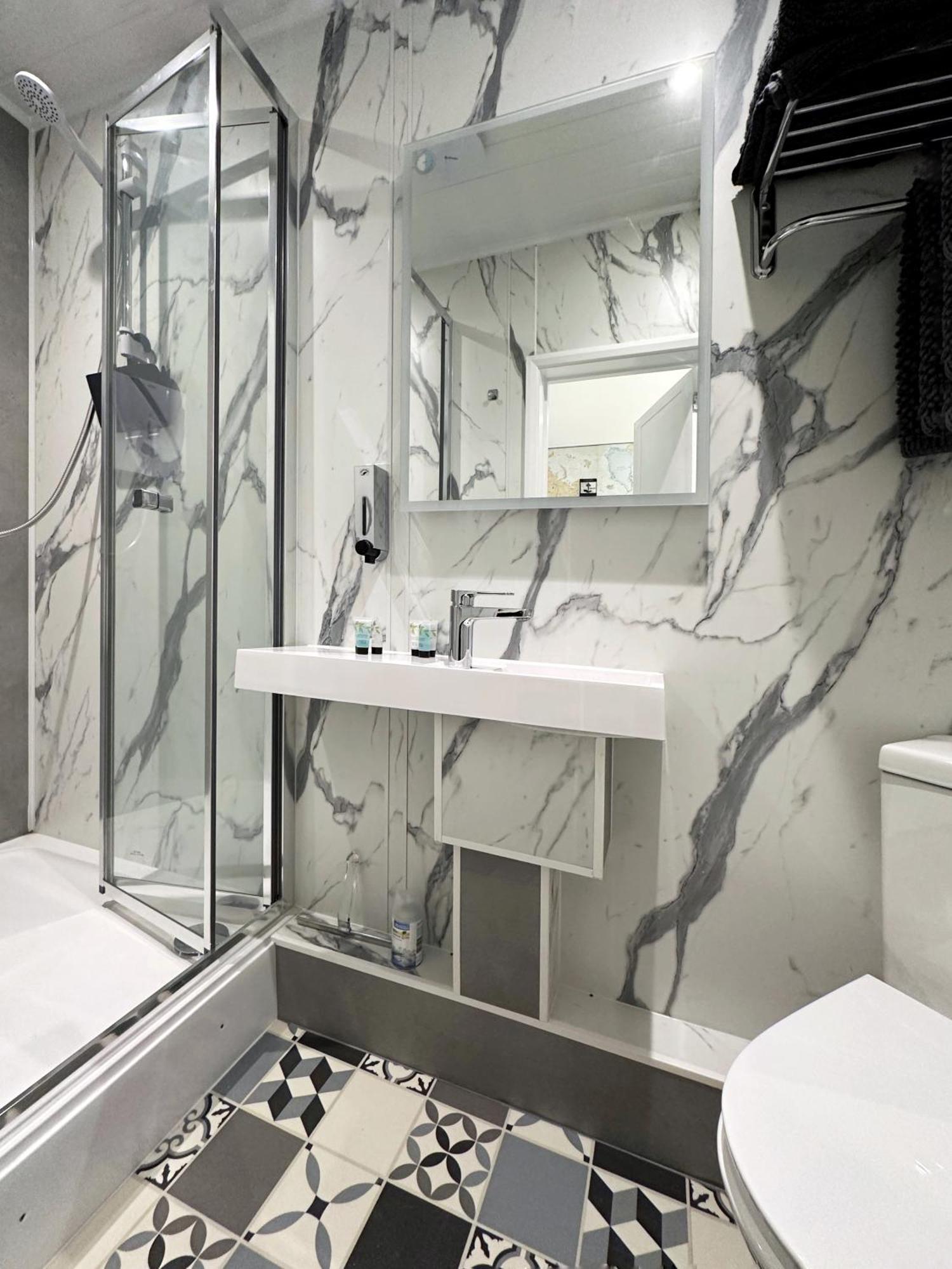 Kensington Studio Hosted By Airoperate Near Notting Hill - 1 Double Bed , 1 Sofa Bed, Ground Floor Apartment Via Private Entrance London Eksteriør billede