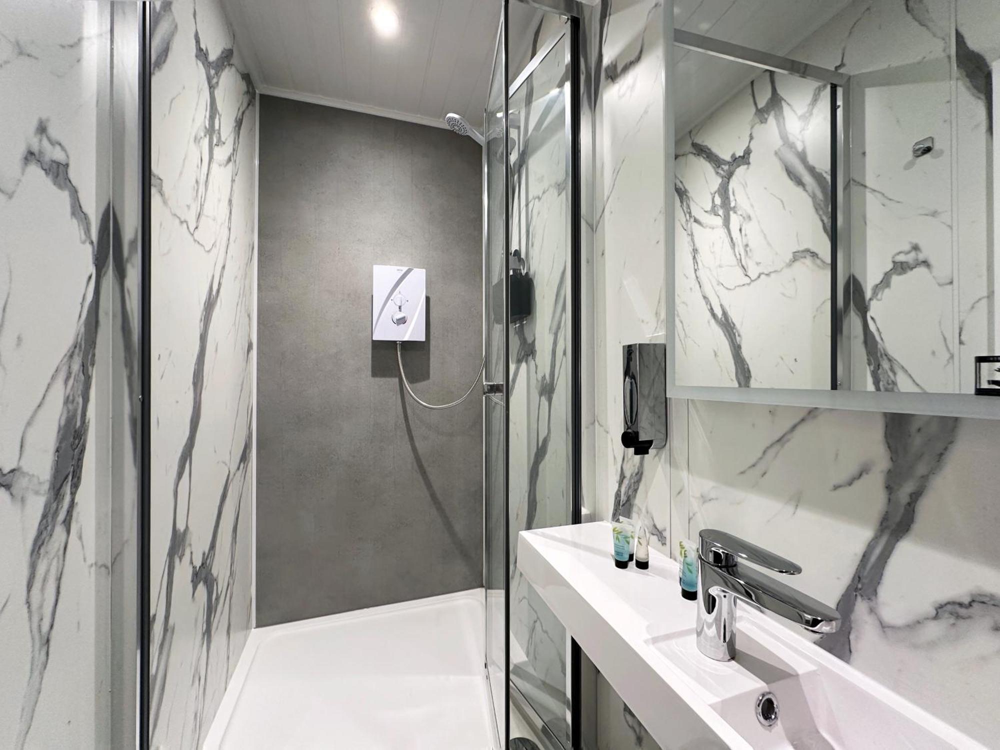 Kensington Studio Hosted By Airoperate Near Notting Hill - 1 Double Bed , 1 Sofa Bed, Ground Floor Apartment Via Private Entrance London Eksteriør billede
