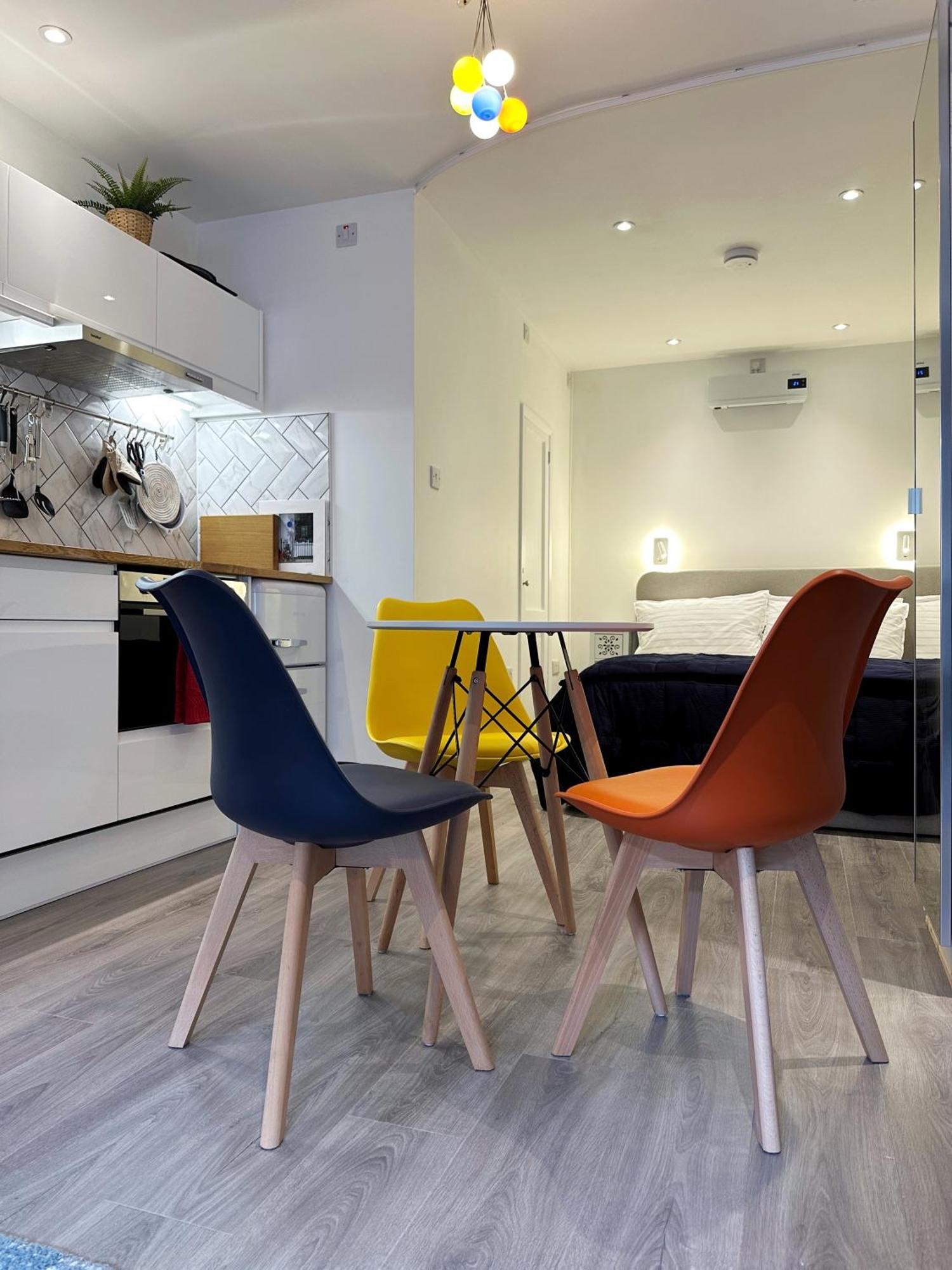 Kensington Studio Hosted By Airoperate Near Notting Hill - 1 Double Bed , 1 Sofa Bed, Ground Floor Apartment Via Private Entrance London Eksteriør billede